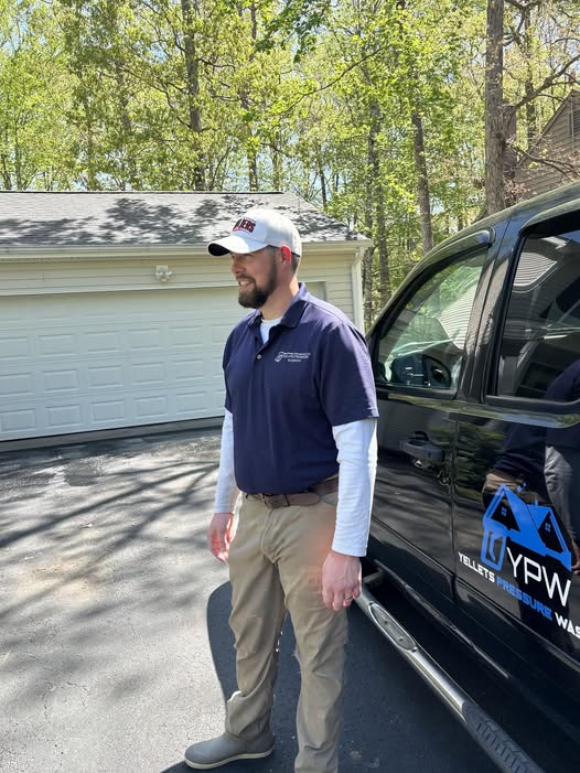 440561535_828635839285137_7130868063443789772_n James Yellets on the job